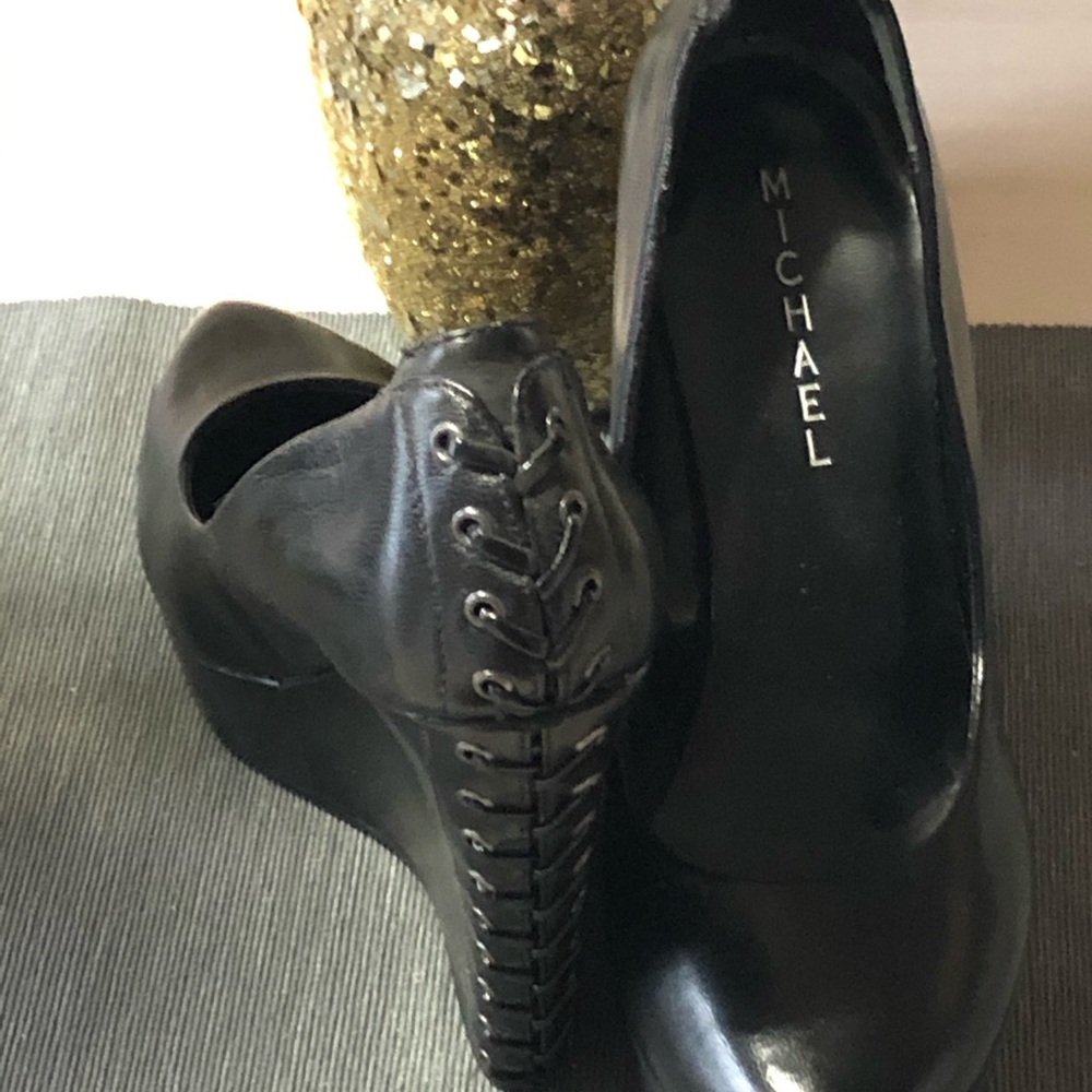 Black wedge pump